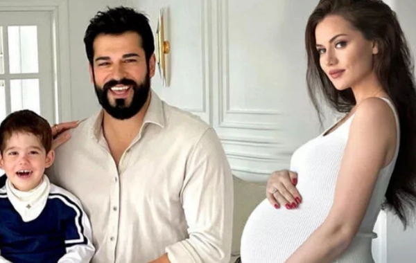 Fahriye Evcen və Burak Özçivit körpələrinə qoyacaqları adı açıqlayıblar: “Qovuşmağa az qaldı” - FOTO